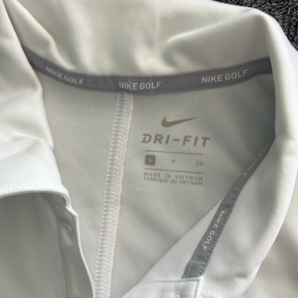 Size women’s small Nike golf collared shirt - Picture 8 of 8